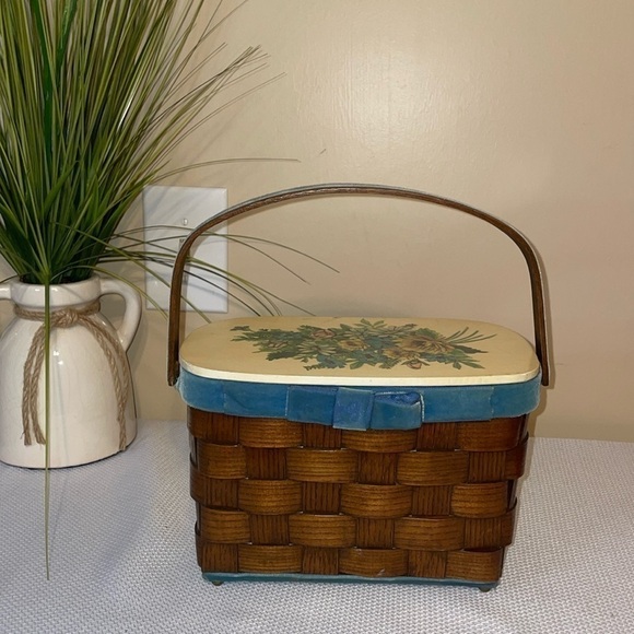 Vintage women’s  basket purse handbag unique handmade floral brown blue white - Picture 2 of 11